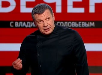 Откуда появилось?: Соловьев отреагировал на ролик со смеющейся над льготами телеведущей