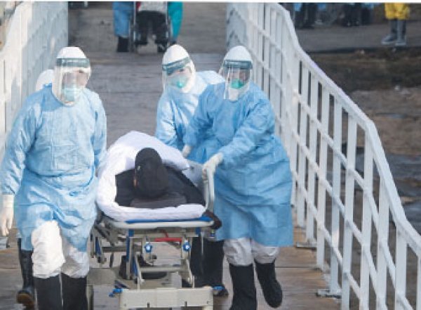 На судне с зараженными коронавирусом в Японии оказались двое россиян