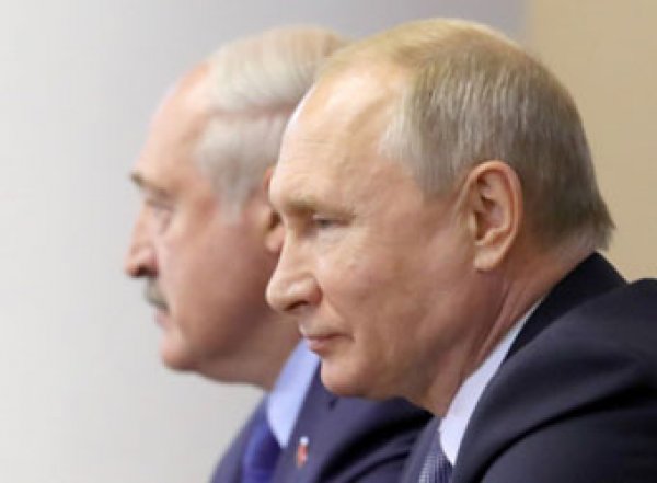 Bloomberg обвинил Путина в попытке объединиться с Белоруссией