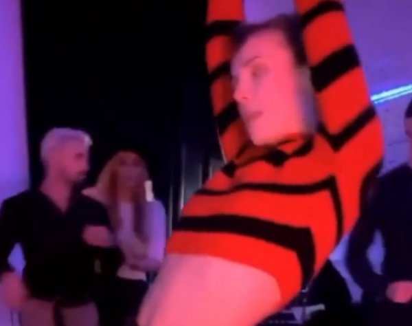 Развратные танцы нетрезвой Гагариной на дне рождения мужа попали на видео