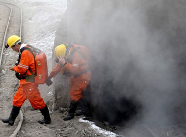 Два человека погибли в шахте в Коми из-за выброса метана 