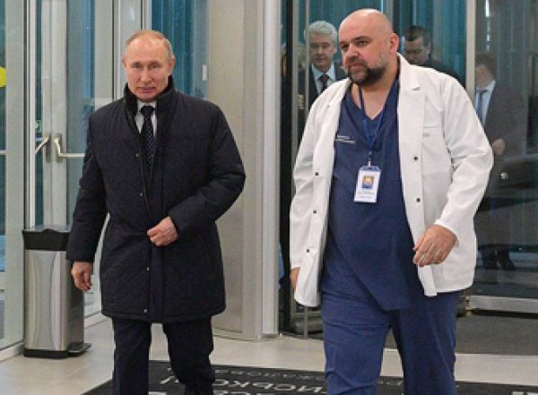 От Путина требуют отправить врачей в регионы России, а не в Италию