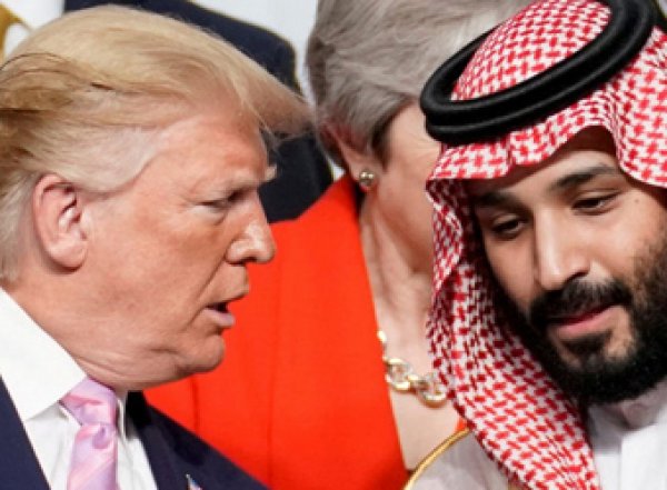 Трамп попросил саудитов потеснить Россию на рынке нефти