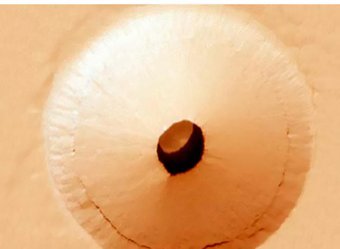 На Марсе нашли загадочную дыру