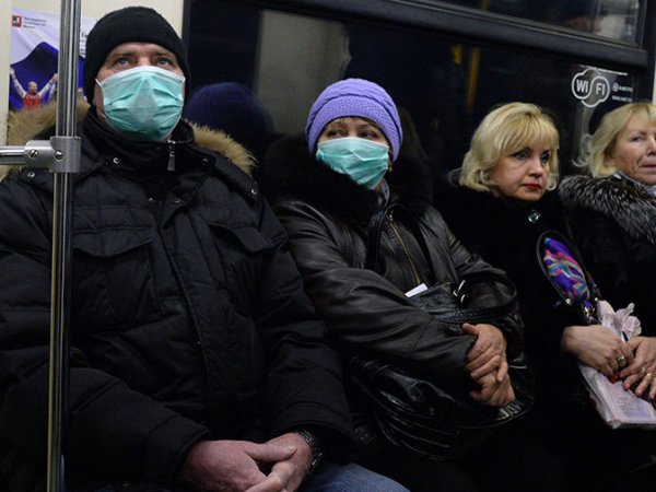 Эксперт объяснила, могли ли россияне массово переболеть коронавирусом еще в начале года