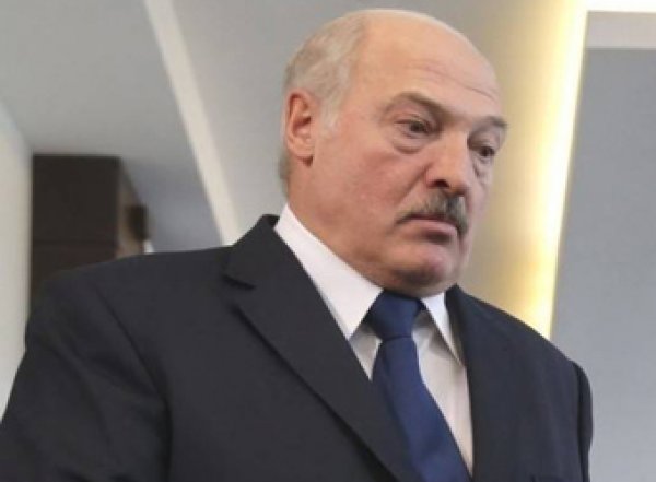 Восставший против самоизоляции Лукашенко просит помощи у РФ в борьбе с коронавирусом
