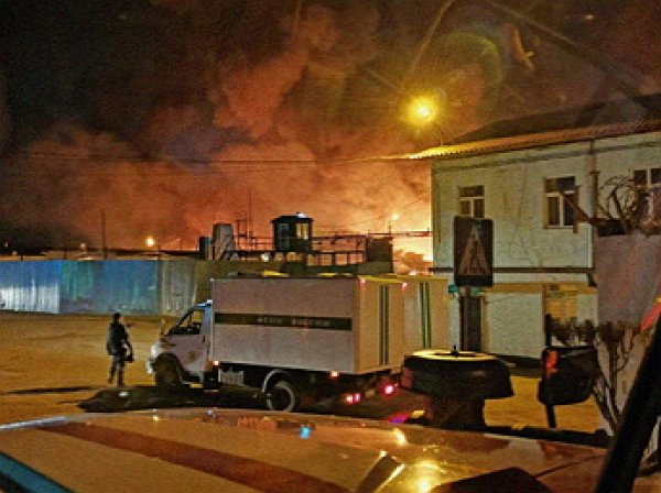 Бунт в ИК№15 Иркутска: спецназ столкнулся с заключенными из-за пожара