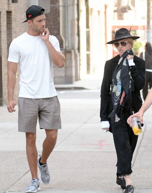 Звездные пары, в которых мужчина младше