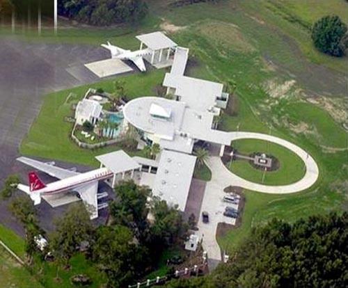 Дома знаменитостей: красиво жить не запретишь