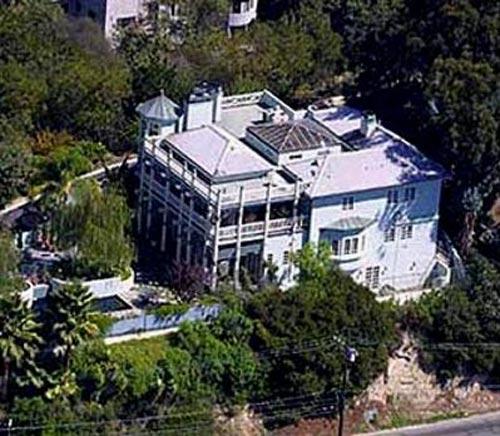 Дома знаменитостей: красиво жить не запретишь