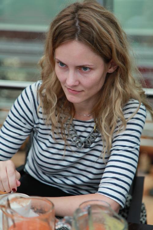 Звезды выкладывают в Instagram свои  фото в нежном возрасте