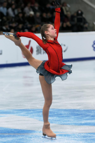 Звезды выкладывают в Instagram свои  фото в нежном возрасте