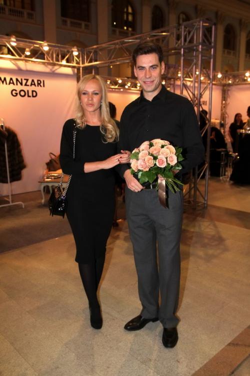 Валентин Юдашкин оденет всех в розовое