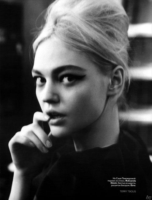 Русский Vogue устроил юбилейный парад славянок