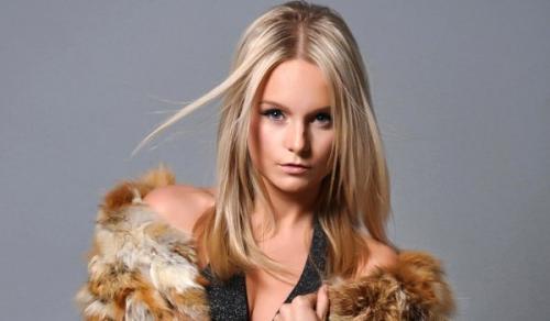 Звезды показали, какими были в 2000 году, и загадали, какими станут еще через 20 лет