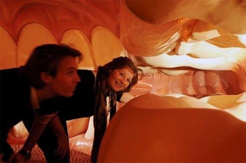 Экскурсантам предлагают совершить путешествие внутри человеческого тела