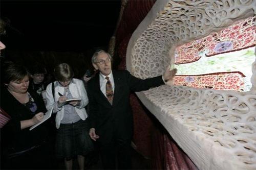 Экскурсантам предлагают совершить путешествие внутри человеческого тела