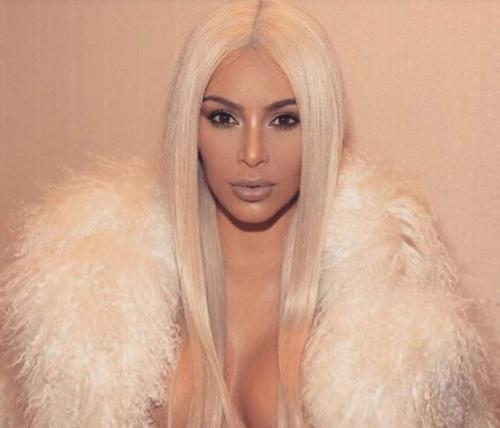 Скотч, приклеенные локоны и другие хитрости звезд, попавшие на фото