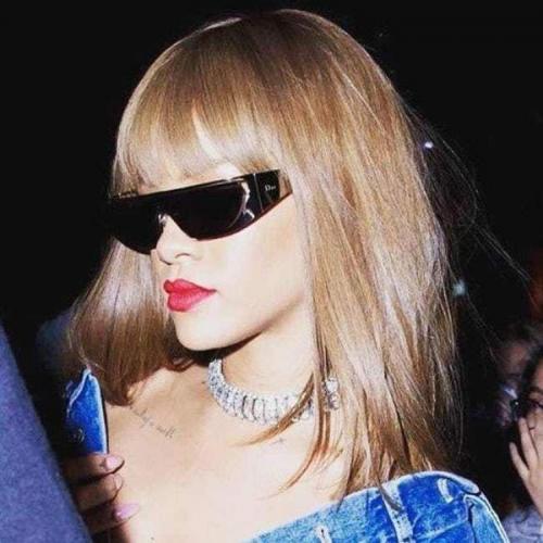 Скотч, приклеенные локоны и другие хитрости звезд, попавшие на фото