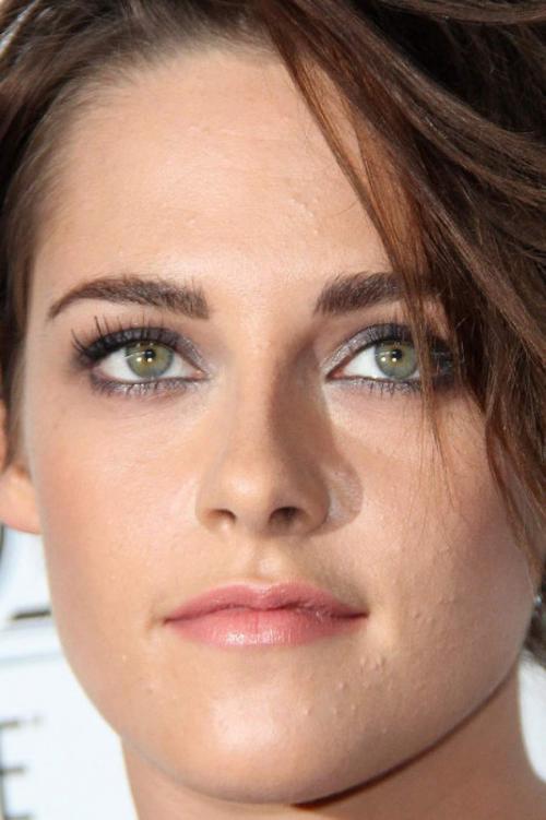 Скотч, приклеенные локоны и другие хитрости звезд, попавшие на фото