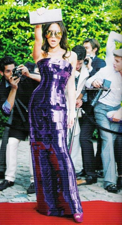 Виктория Бекхэм показала ноги туркам