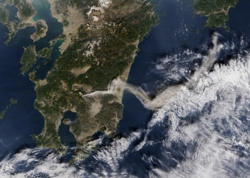 Вид из космоса на извержения вулканов