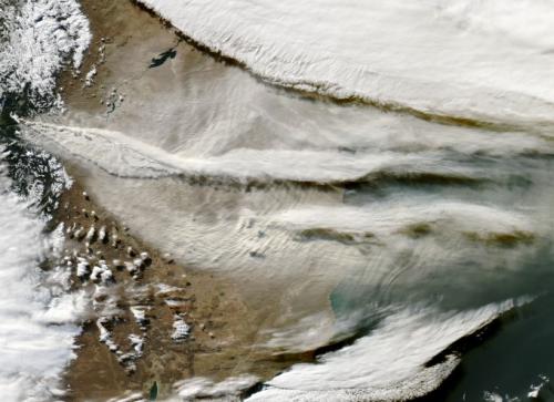 Вид из космоса на извержения вулканов