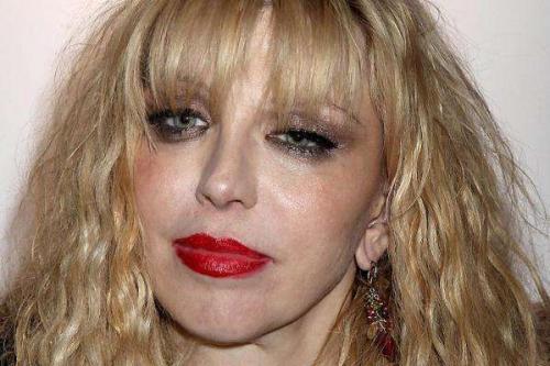 Что у вас с лицом? Звезды, опозорившиеся из-за странного макияжа