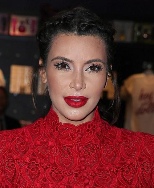 Что у вас с лицом? Звезды, опозорившиеся из-за странного макияжа