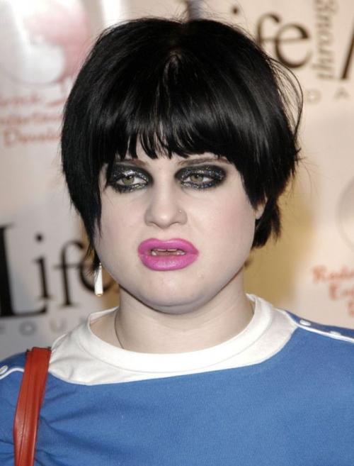 Что у вас с лицом? Звезды, опозорившиеся из-за странного макияжа