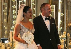 Сальма Хайек устроила из свадьбы карнавал