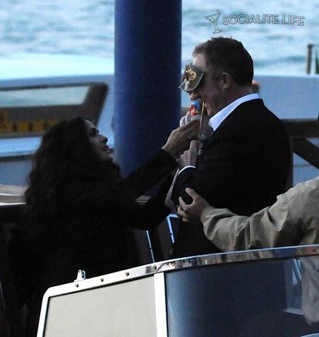 Сальма Хайек устроила из свадьбы карнавал