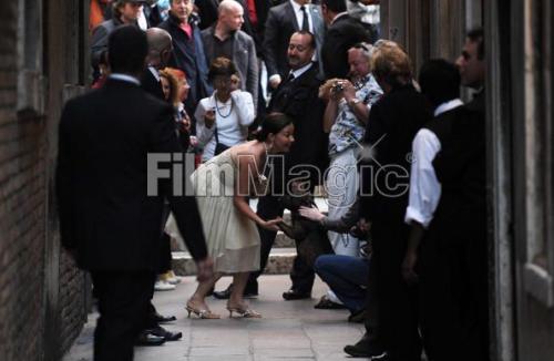 Сальма Хайек устроила из свадьбы карнавал