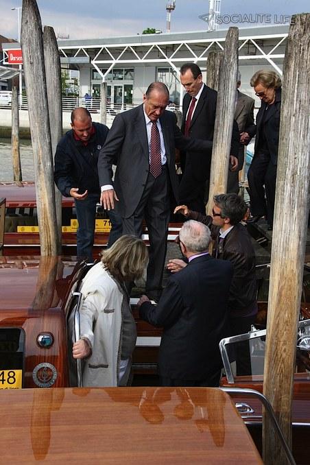 Сальма Хайек устроила из свадьбы карнавал