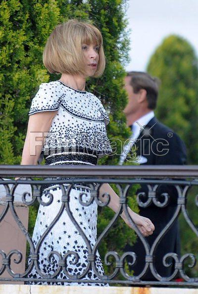 Сальма Хайек устроила из свадьбы карнавал