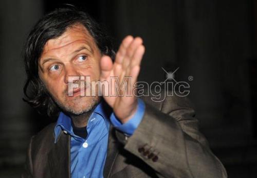 Сальма Хайек устроила из свадьбы карнавал