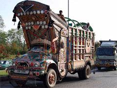 Грузовой поп-арт загадочного востока