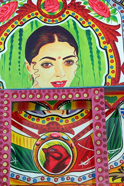 Грузовой поп-арт загадочного востока