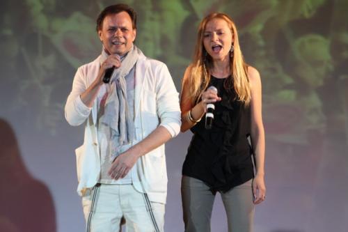 Рома Жуков вывел на сцену детей