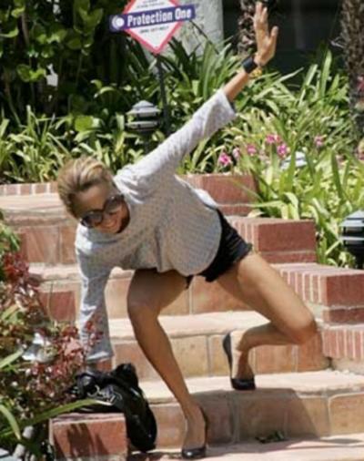 Неудачные фото звезд. Часть 3