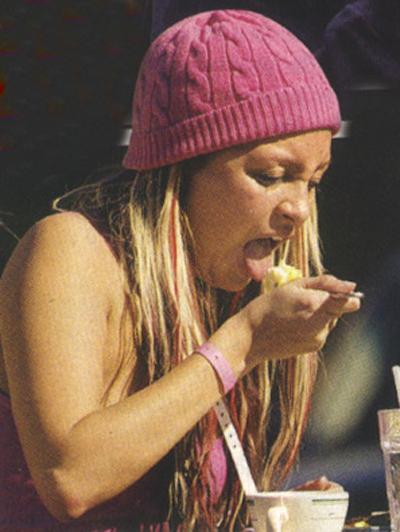 Неудачные фото звезд. Часть 3