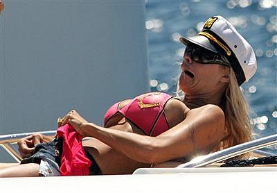 Неудачные фото звезд. Часть 3