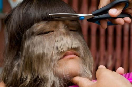 В Таиланде живет девочка-волк