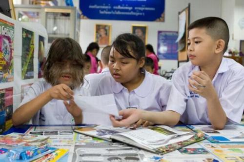 В Таиланде живет девочка-волк