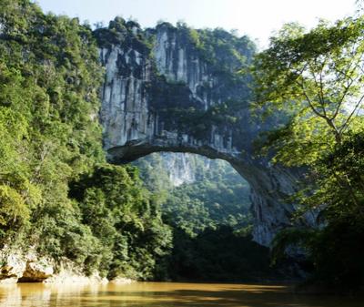 Крупнейший естественный мост в мире