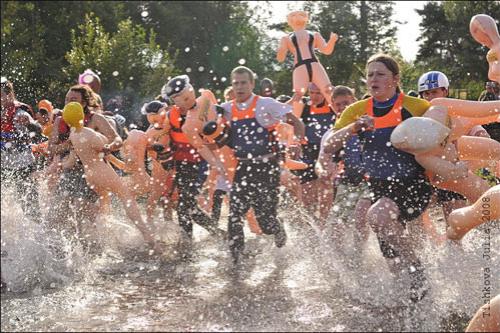 Питерские мужики оседлали резиновых баб