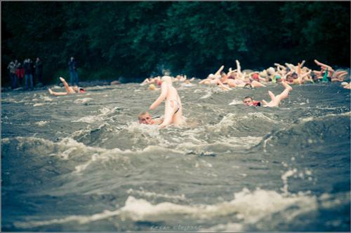 Питерские мужики оседлали резиновых баб