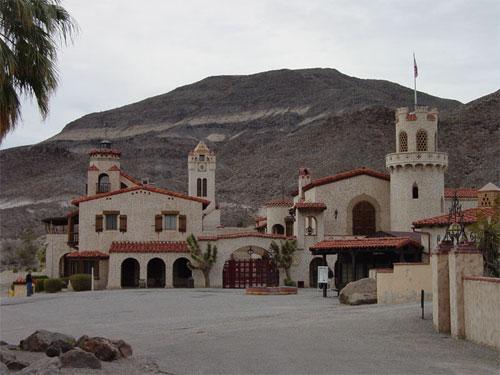 Долина Смерти в Калифорнии бурлит жизнью