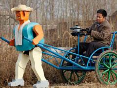 Китайский Кулибин изобрёл робота-рикшу