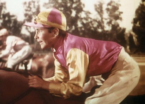 Роли, в которых актерам пришлось изменить пол